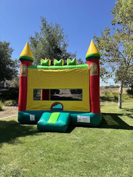 Magic Castle 15x15 – Bounce House